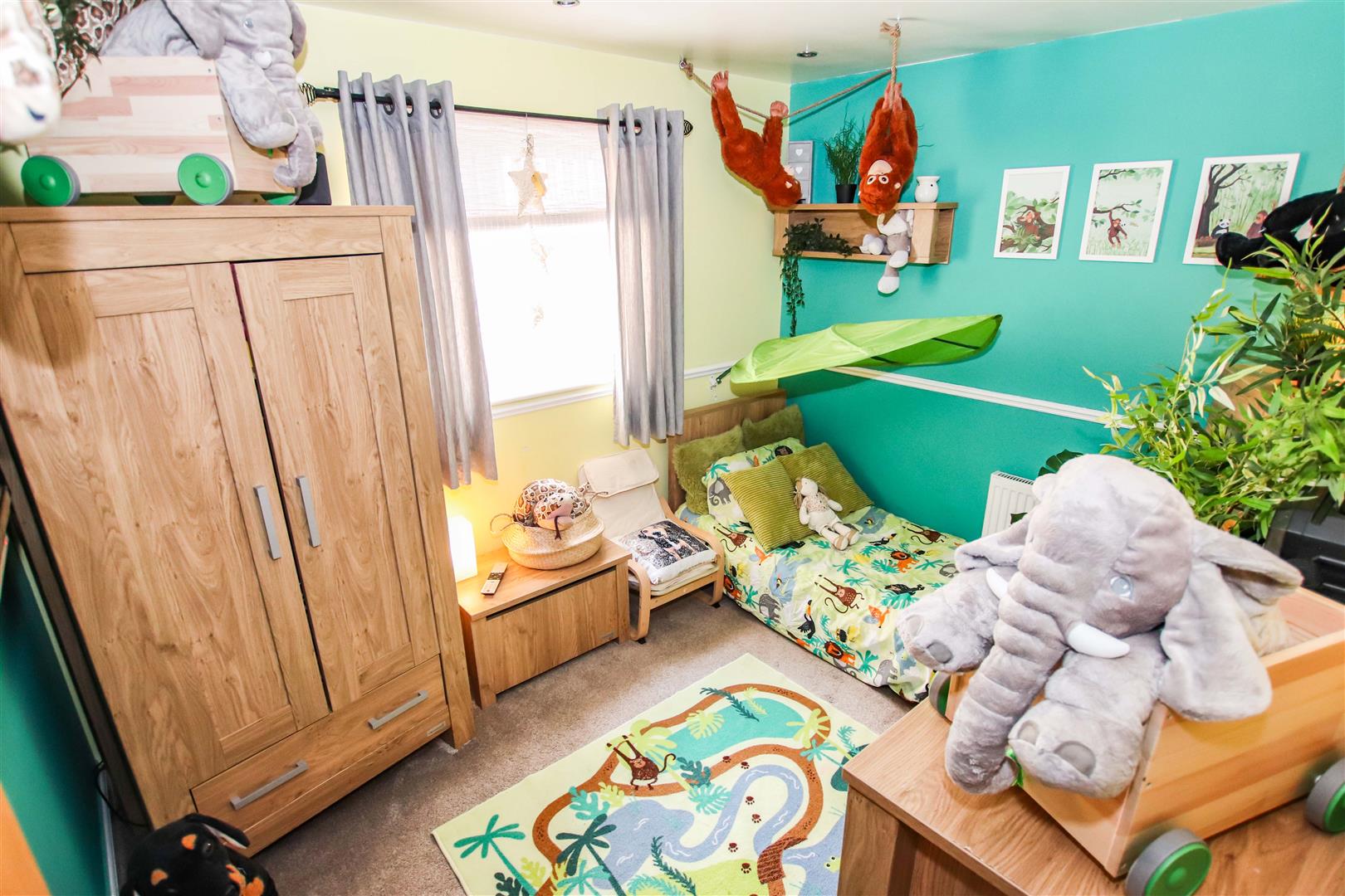 BEDROOM FOUR (MIDDLE)